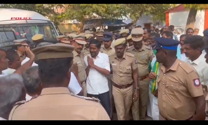 கறிக்கோழி உற்பத்தியாளர்கள் புகார் ! விவசாயிகள் சங்கத் தலைவர் கைது !