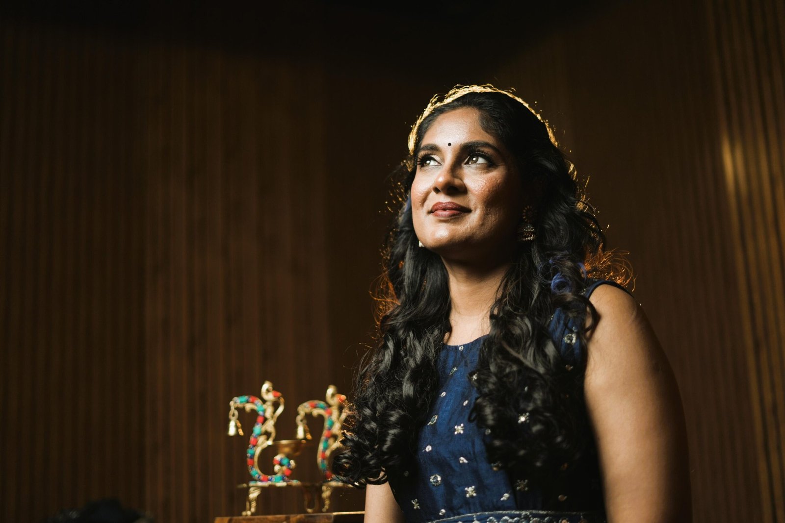பிரபல பாடகி சாருலதா மணி எழுதி, இசையமைத்து, பாடிய பாடலை வெளியிட்ட விஜய் சேதுபதி !