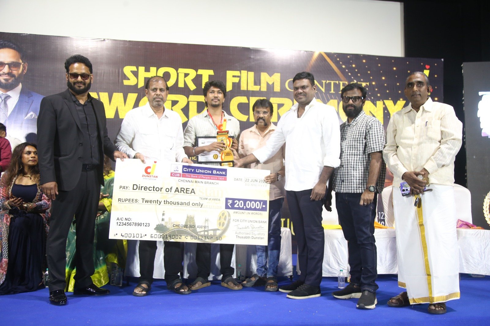 குறும்பட போட்டியில் திறமைசாலிகளை வாழ்த்திய பிரபலங்கள் !
