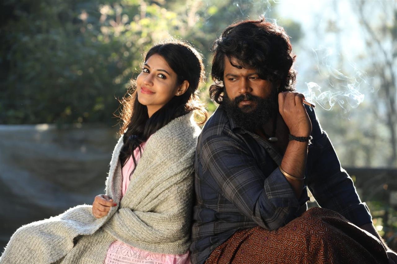 தந்தை கொலை, பழிவாங்க துடிக்கும் மகள் ! “அமரம்” படத்தின் விமர்சனம்