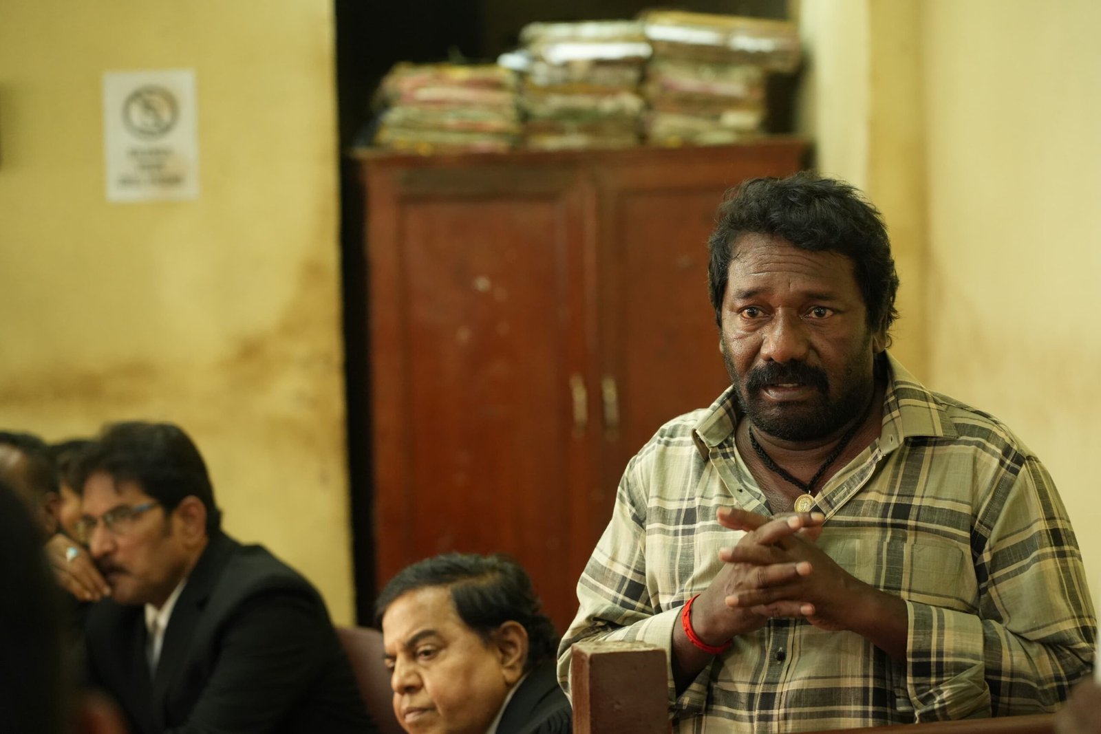பறிபோன மானத்திற்கு “என்ன விலை” என்ன விலை படத்தின் விமர்சனம்