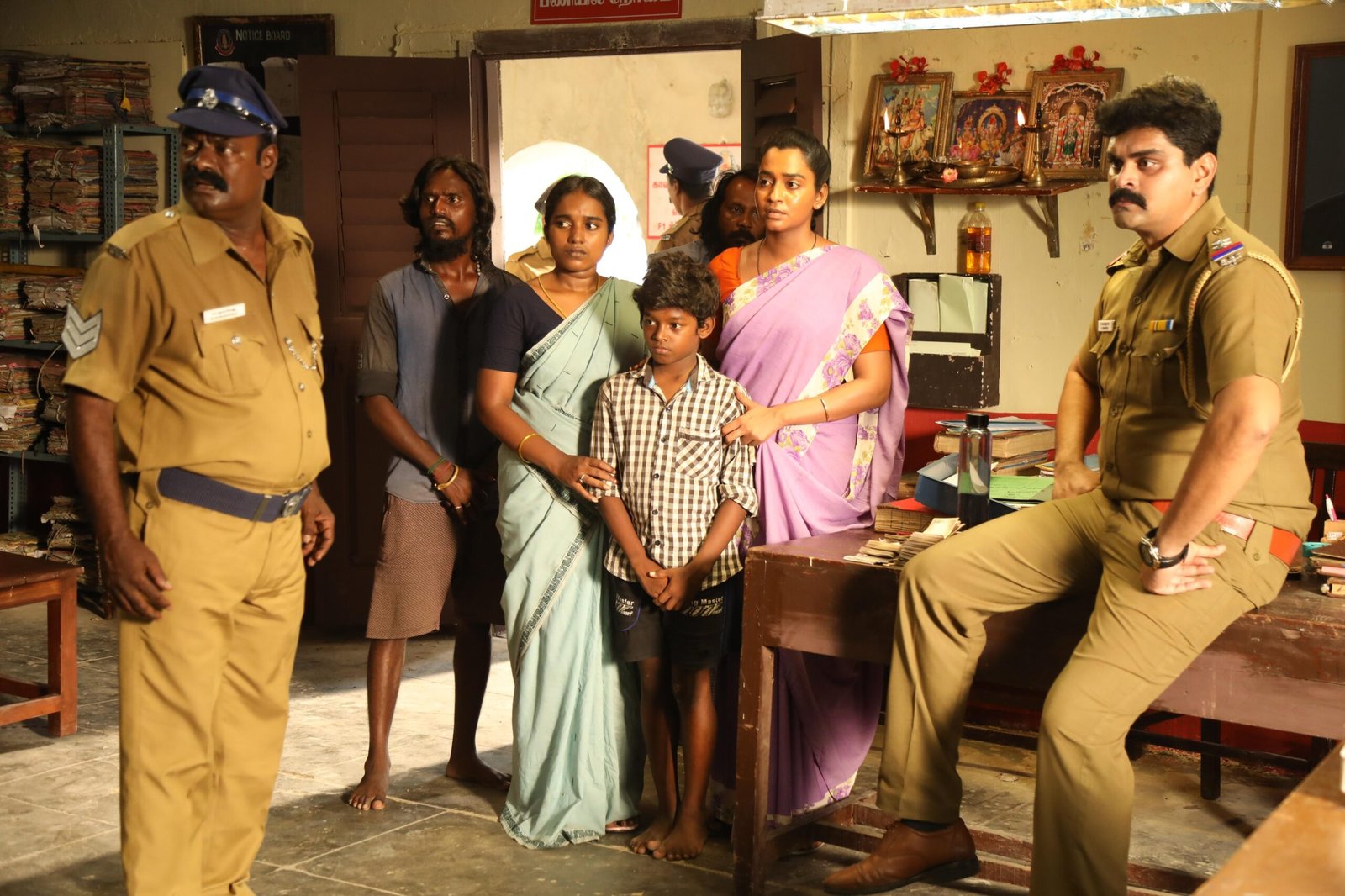 சாதிய வன்மத்தை விதைக்கும் “தி கிராண்ட் மாஸ்டர்” ! படத்தின் விமர்சனம்
