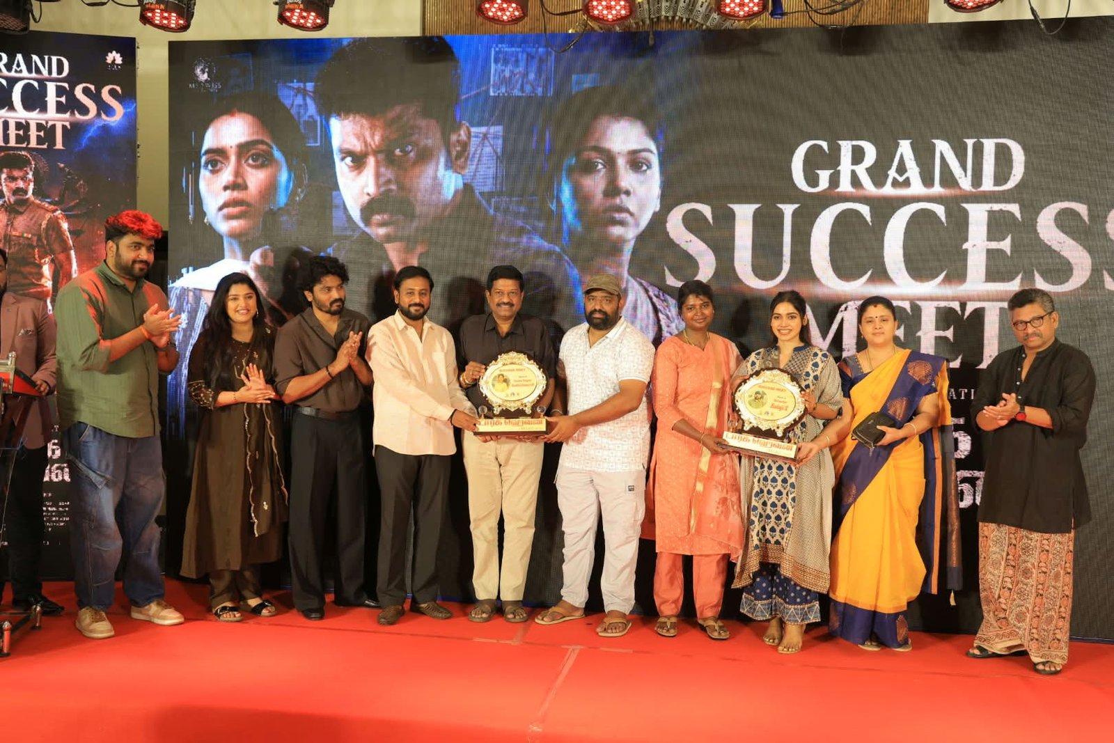 “தி டார்க் ஹெவன் படத்தின் வெற்றிக்கு, சொந்த ஊரில் விழா எடுத்த இயக்குநர் !